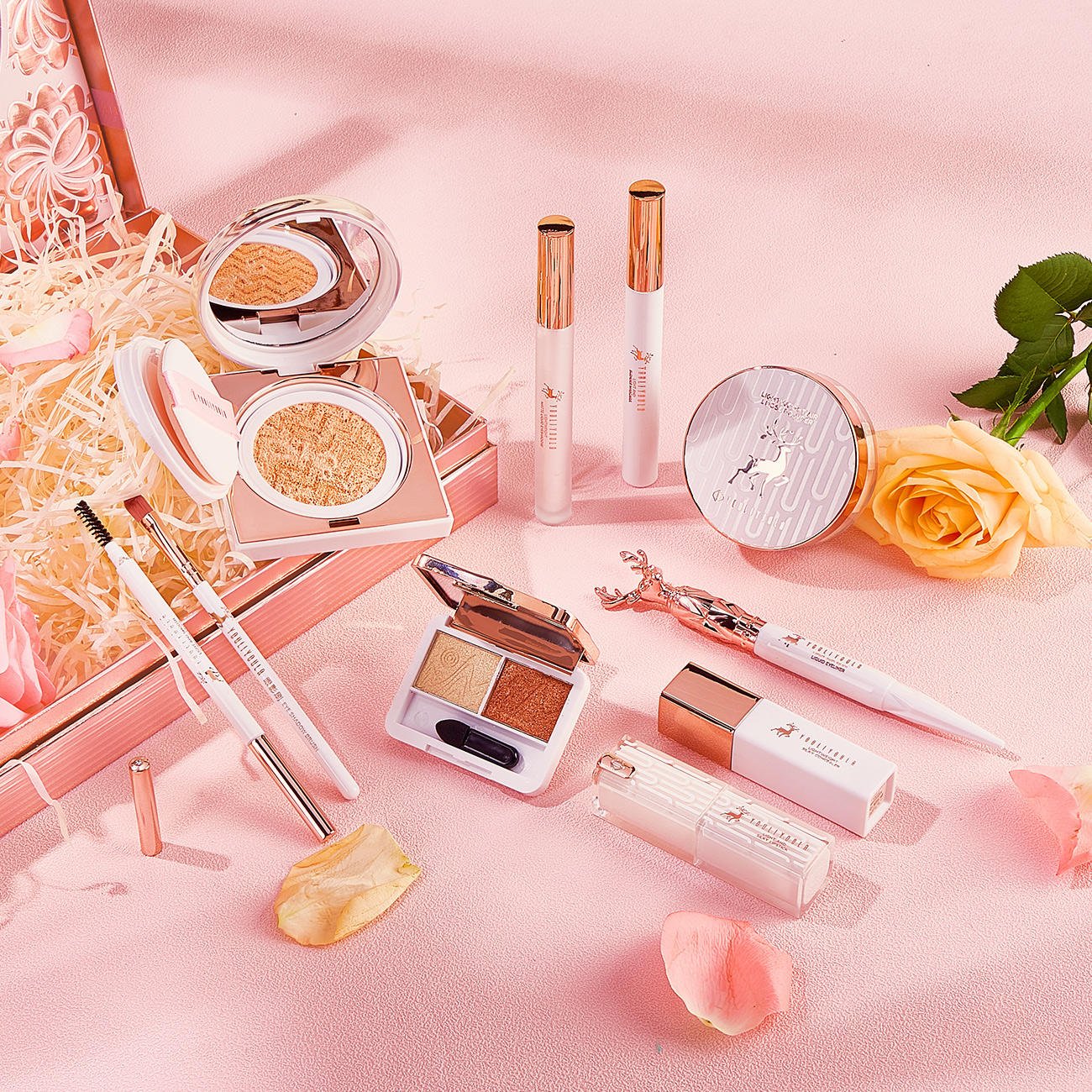 All in One Lip Gloss Eyeshadow Makeup Gift Sets Beauty Set Box Holiday Gift Girlfriend Lipstick 10 Pcs Skin Care Makeup Set