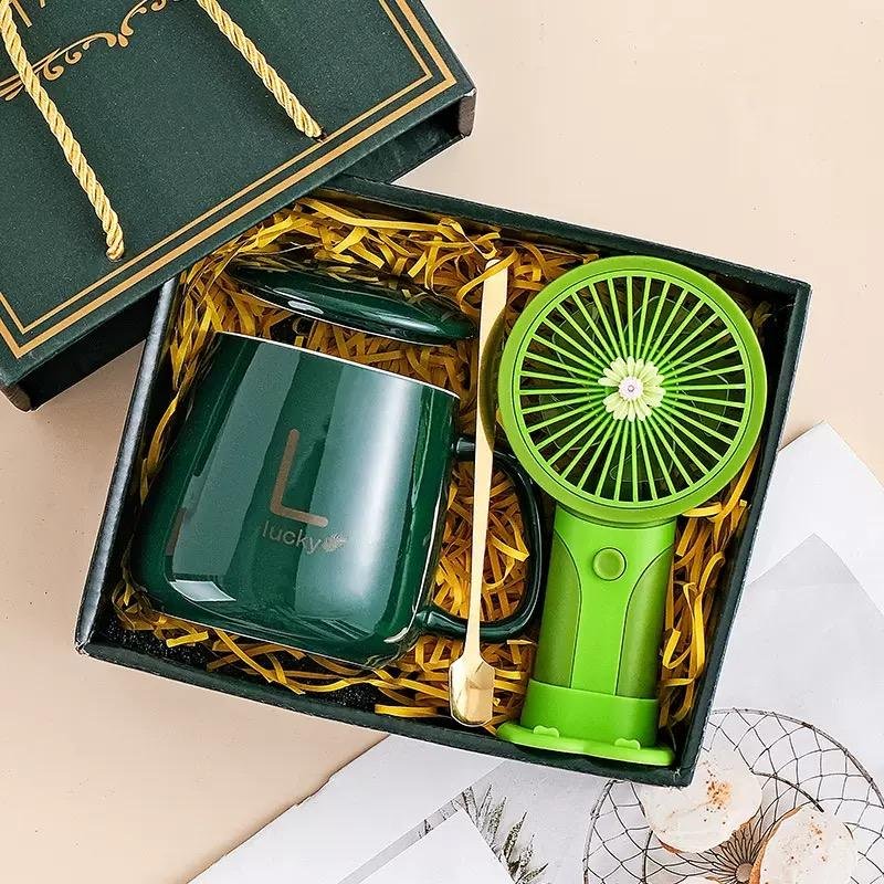 Customized Eco-friendly Luxury Mug Towel Set Unique Birthday Christmas Wedding Thanksgiving Promotion Favor Gift Box New Year