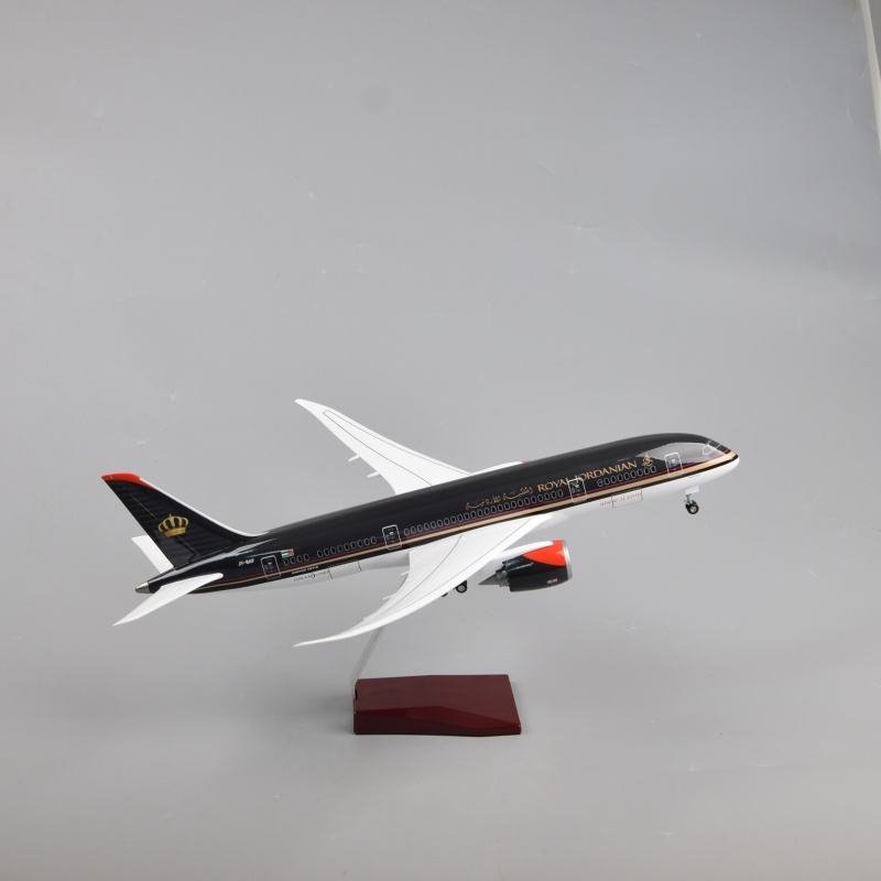 Airplane Model Plane Model B787 with LED Lights 43cm Royal Jordanian Model From China Creative & Cultural Collectible Artifacts