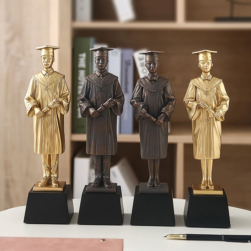 Custom resin crafts foundations graduation souvenir gifts handmade polyresin school college graduate figurine ornament