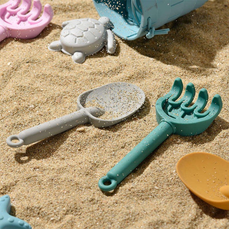 Summer Promotion Toys CE/CPC Certified Kids Silicone Beach Toys, BPA-Free Portable Sand Shovels Summer Beach Toys