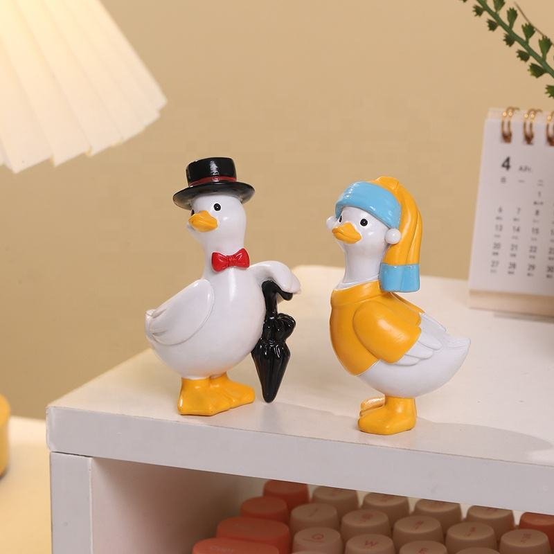 ROOGO Hot Sale New Artificial Home Decoration Accessories 3D Miniature Swan Resin Charm Kawaii Home Decor