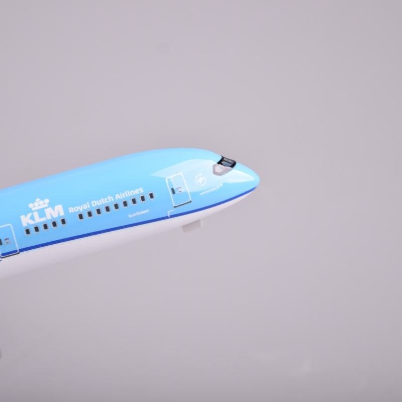 32cm B787 KLM Airbus Model LED Lights Gears Voice Touch Vibration Resin Creative Cultural Collectible Artifacts