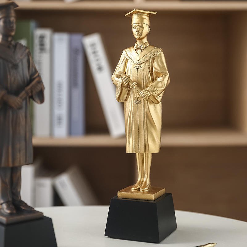Custom resin crafts foundations graduation souvenir gifts handmade polyresin school college graduate figurine ornament