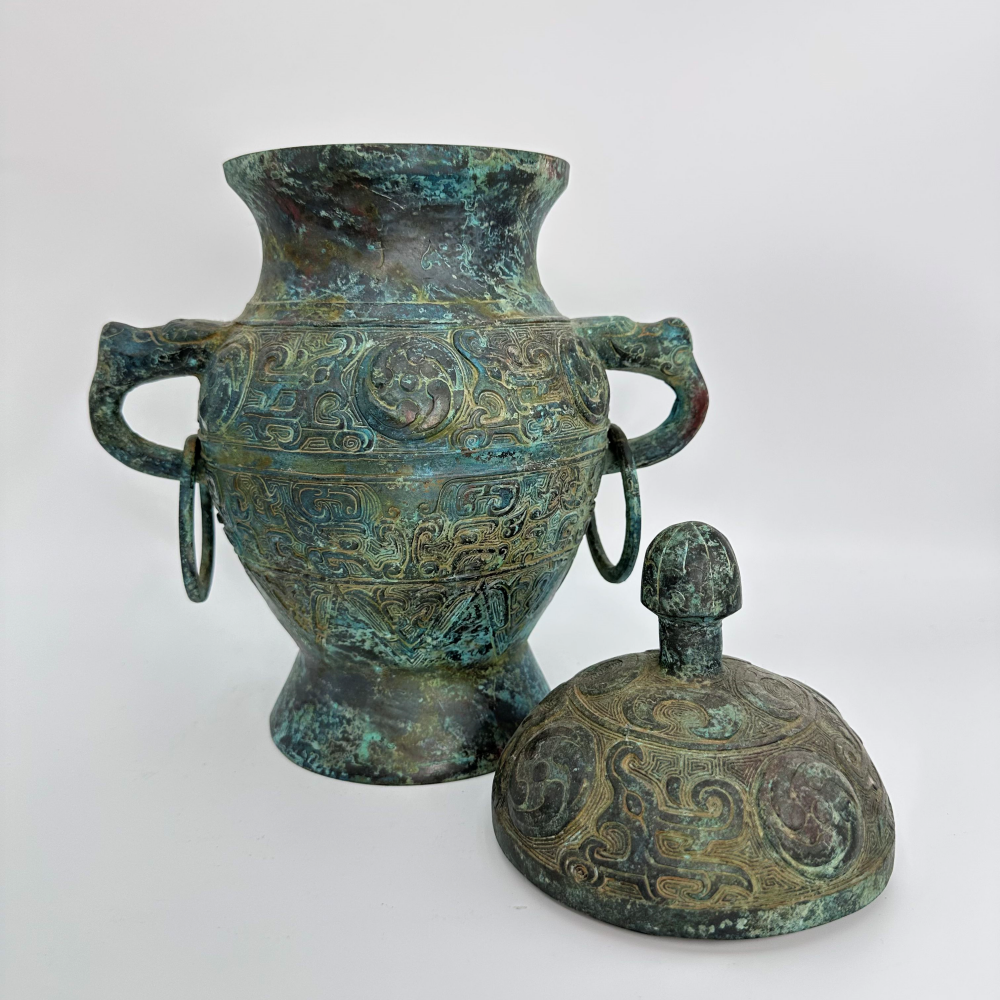 Highly Valued Antique Chinese Bronze Pot Panchi Pattern Metal Craft with Exceptional Historical and Cultural Artistic Values