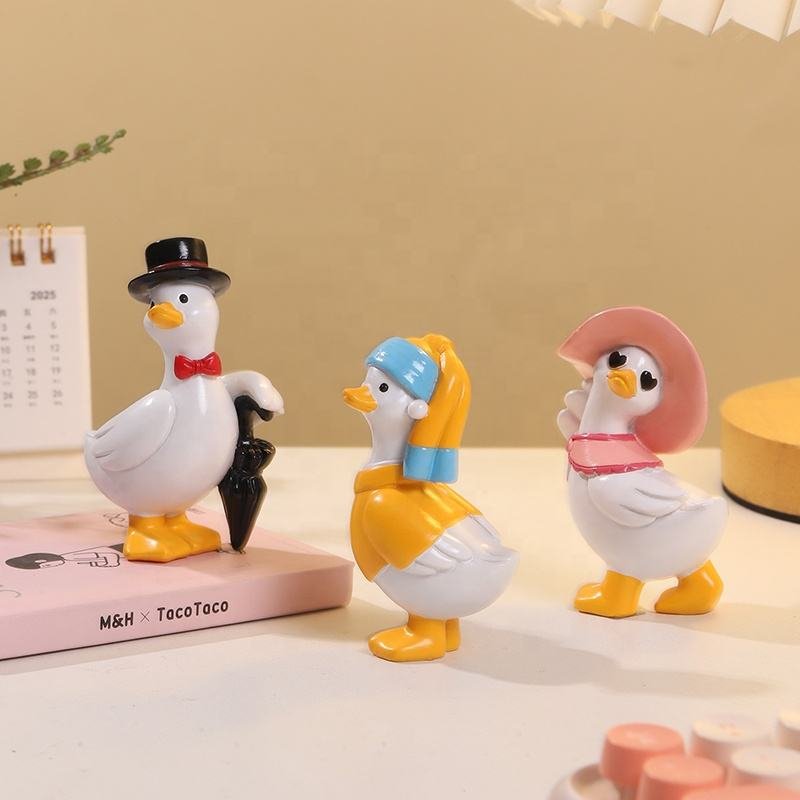 ROOGO Hot Sale New Artificial Home Decoration Accessories 3D Miniature Swan Resin Charm Kawaii Home Decor