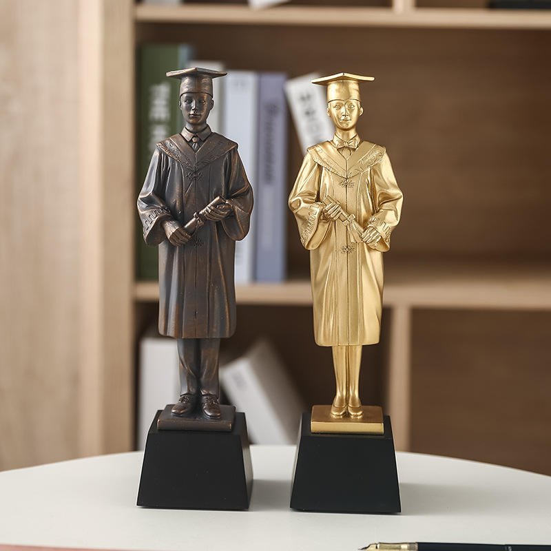 Custom resin crafts foundations graduation souvenir gifts handmade polyresin school college graduate figurine ornament